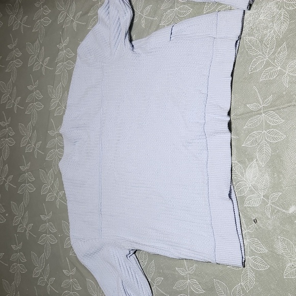 Hollister Sweater - Picture 6 of 8